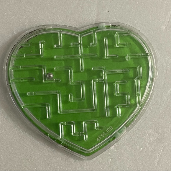 Small Vintage Green Heart Maze - Picture 3 of 5